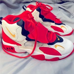 Nike basketball shoes 6.5 youth